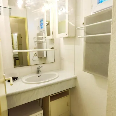 Apartamento T2 Climatise Avec Piscine Et Parking Au Cap D'agde - Fr-1-607-52