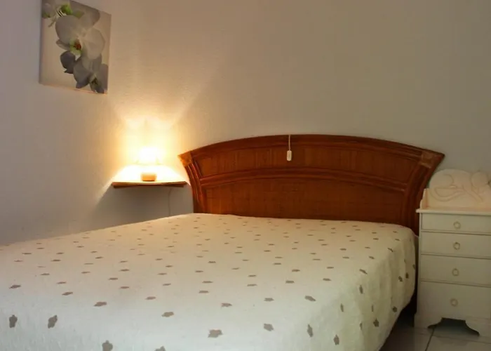 T2 Climatise Avec Piscine Et Parking Au Cap D'agde - Fr-1-607-52 Apartmán