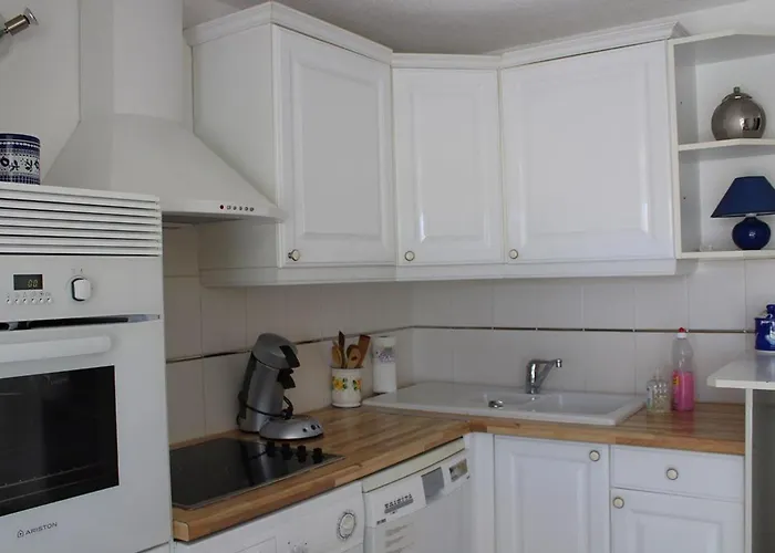 T2 Climatise Avec Piscine Et Parking Au Cap D'agde - Fr-1-607-52 Apartmán Agde