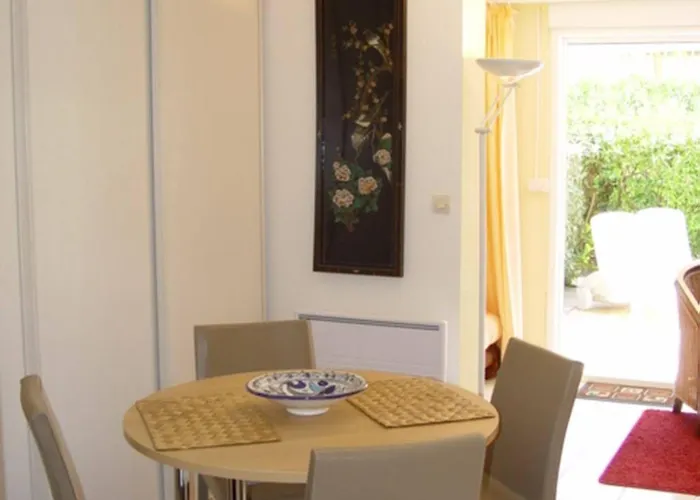 T2 Climatise Avec Piscine Et Parking Au Cap D'agde - Fr-1-607-52 Apartmán *